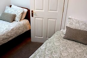 Stylish 2-bed House in Stamford Town Centre