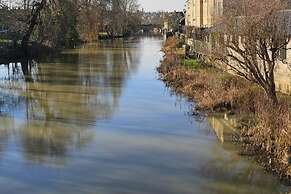 Stylish 2-bed House in Stamford Town Centre