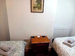 Stylish 2-bed House in Stamford Town Centre