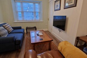 Stylish 2-bed House in Stamford Town Centre