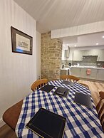 Stylish 2-bed House in Stamford Town Centre