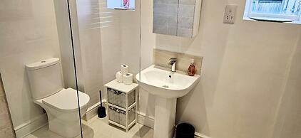 Stylish 2-bed House in Stamford Town Centre