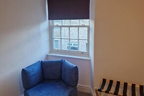 Stylish 2-bed House in Stamford Town Centre