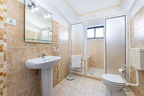 New Sunset Haven in Gale-2br With Big Terrace