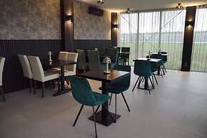 Ma Airport Hotel