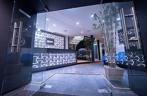 Ma Airport Hotel