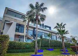 Mira Palace Hotel