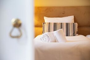 Modern flat with Juliet balcony