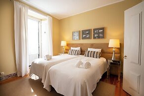 Modern flat with Juliet balcony