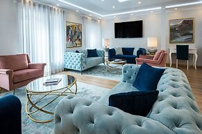 Comtesse Guest House 213 by Homing