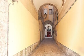 Santos Tiny Studio II by Homing