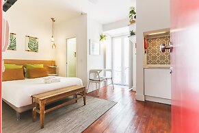 Santos Tiny Studio II by Homing