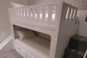 3 Bedroom, Sleeps 6, Free Parking