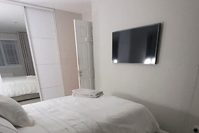 3 Bedroom, Sleeps 6, Free Parking