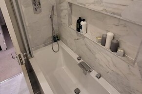 3 Bedroom, Sleeps 6, Free Parking