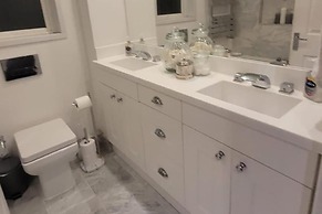 3 Bedroom, Sleeps 6, Free Parking
