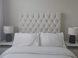 Stylish, Modern 3 Bedroom House, Free Parking