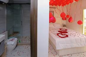 Pyramids Land Suites