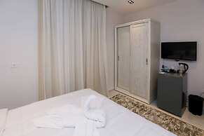 Pyramids Land Suites