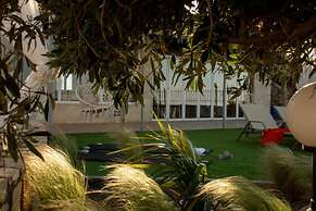 Gaia Signature With Private Pool