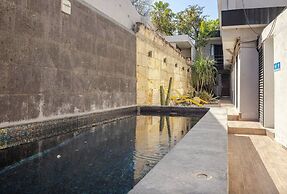 Adhoc Boutique Barrio Antiguo