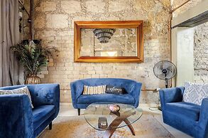 Adhoc Boutique Barrio Antiguo