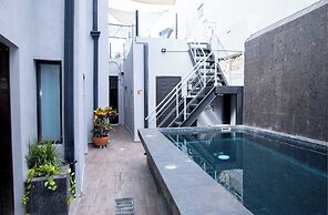 Adhoc Boutique Barrio Antiguo