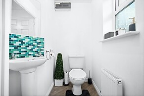 Tipton Escape Haven - 3 Bed House