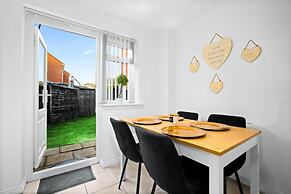 Tipton Escape Haven - 3 Bed House
