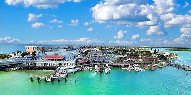 St. Pete Beach Yacht and Tennis Club 404