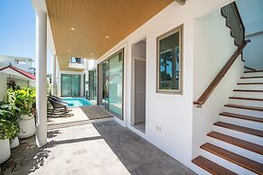 Classic Modern Pool Villas Rawai 3BR