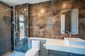 Classic Modern Pool Villas Rawai 3BR