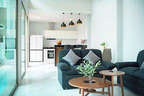 Classic Modern Pool Villas Rawai 3BR