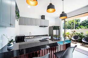 Classic Modern Pool Villas Rawai 3BR