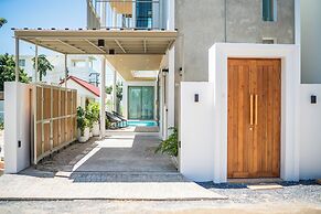 Classic Modern Pool Villas Rawai 3BR