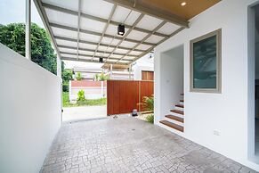 Classic Modern Pool Villas Rawai 3BR