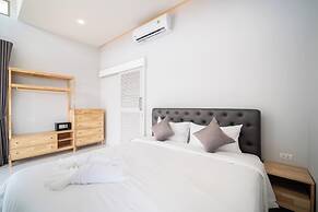 Classic Modern Pool Villas Rawai 3BR