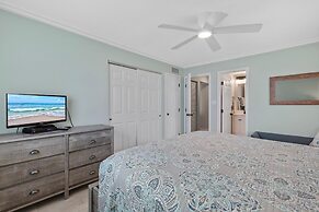 Colony Beach Club 101