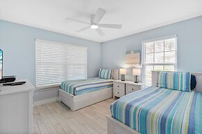 Colony Beach Club 101