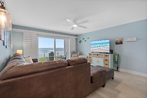 Colony Beach Club 101