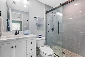 Colony Beach Club 101