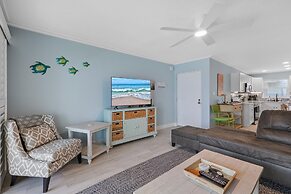 Colony Beach Club 101