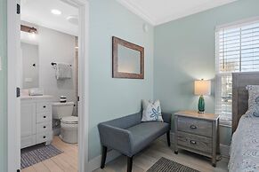 Colony Beach Club 101