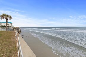 Colony Beach Club 101