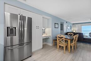 Colony Beach Club 101