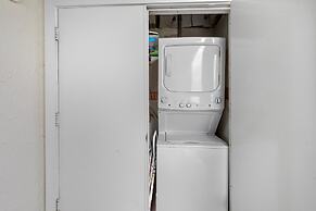 Colony Beach Club 101