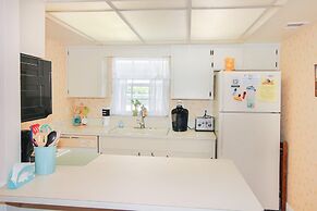 Colony Beach Club 105