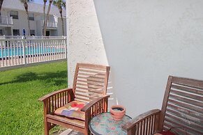 Colony Beach Club 105