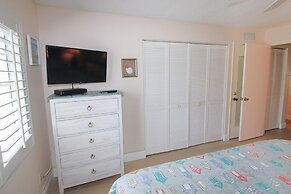 Colony Beach Club 105