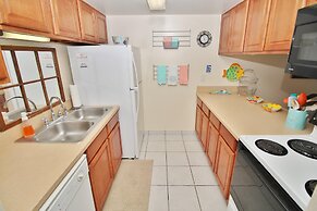 Colony Beach Club 109